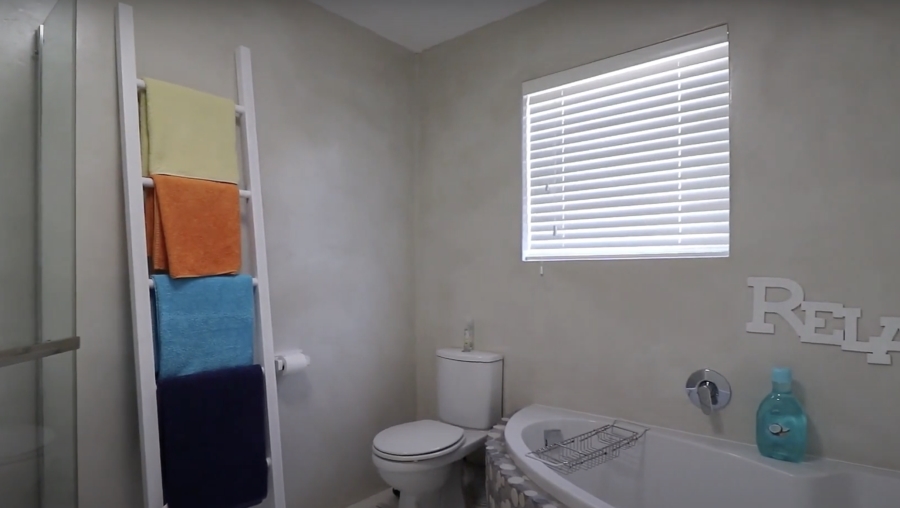 4 Bedroom Property for Sale in Paradise Beach Western Cape